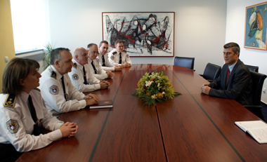 Kryeministri Thaçi ka pritur zëvendëskomisarin e SHPK-së, gjeneralin Sheremet Ahmeti