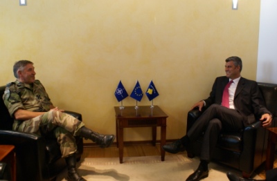 Kryeministri i Qeverisë së Republikës së Kosovës, z. Hashim Thaçi, priti sot komandantin e KFOR-it, z. Xavier de Marnack