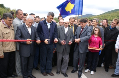 Premijer Thači inauguriasao je put Strezovce. Kriljevo u opštini Kamnica: za Kosovo će biti samo boljih dana, ekonomskog razvoja i novih radnih mesta