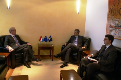 Kryeministri Thaçi pret ambasadorin e ri të Holandës në Republikën e Kosovës, Vos Kamb: Qeveria e Republikës së Kosovës mirëpret praninë e investitorëve dhe të biznesit holandez në Kosovë