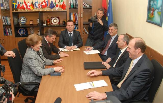 Premijer Hašim Thači posetio je Privrednu komoru Kosova