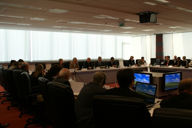 Mbahet tryeza  “Pas dhjetë vjetësh fati i të pagjeturve të Kosovës duhet të ndriçohet”