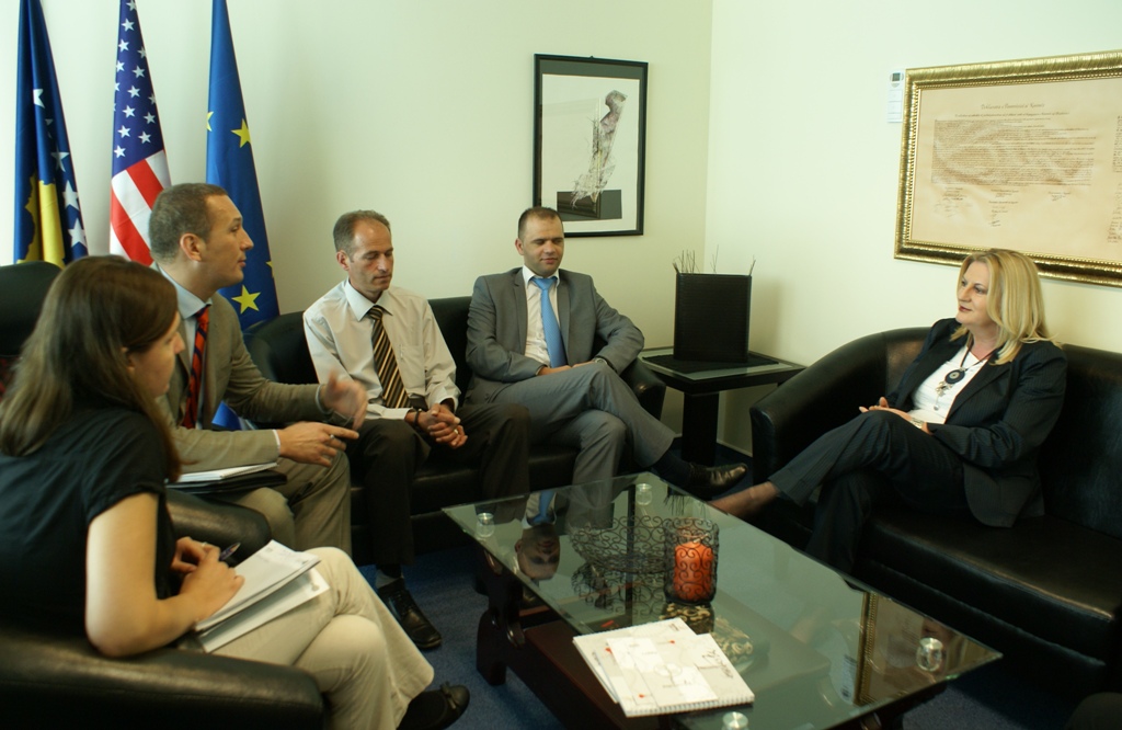 Zëvendëskryeministrja Tahiri takoi përfaqësuesit e OJQ-ve, “ENKLAVA”