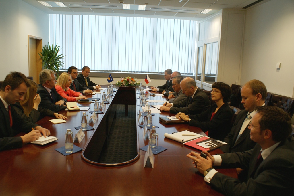 Zëvendëskryeministrja Tahiri takoi ministrin e Punëve të Jashtme të Republikës së  Çekisë, Karel Schëarzenberg