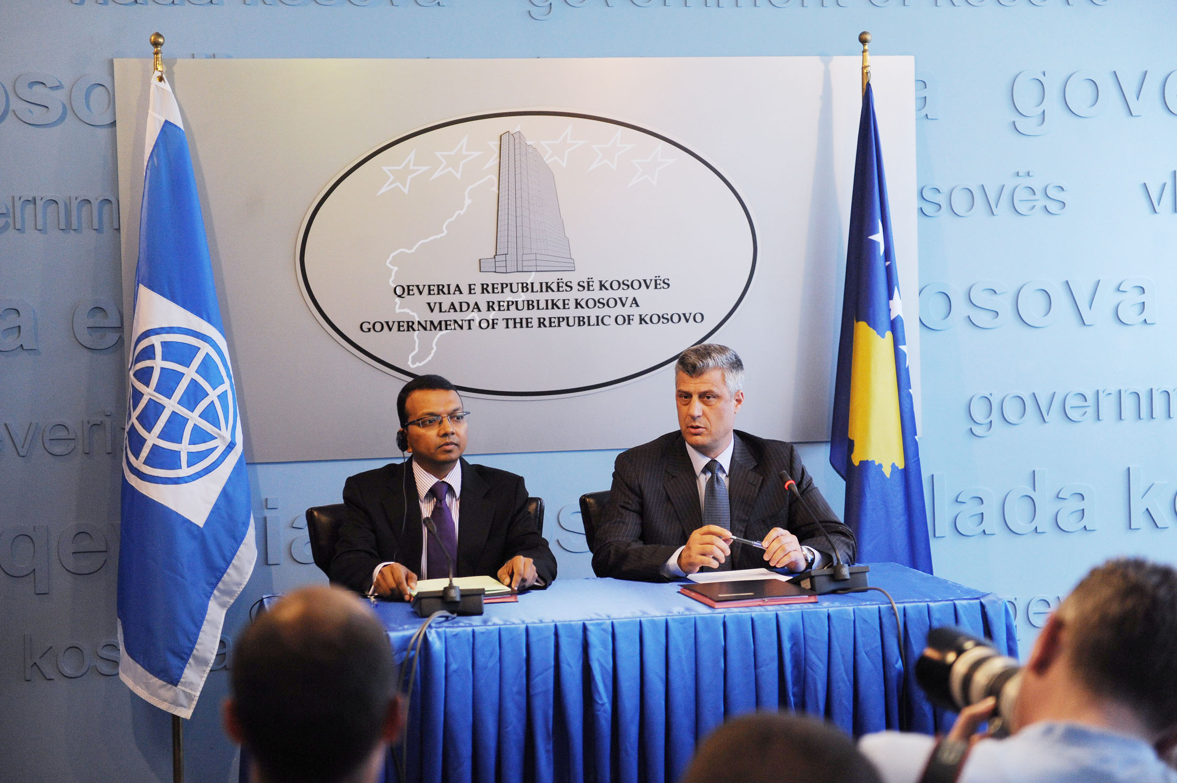 Kryeministri Thaçi dhe përfaqësuesi i Bankës Botërore për Kosovë, Ranjit Nayak kanë nënshkruar sot Marrëveshjen për financimin e projektit për Bujqësi dhe Zhvillim Rural