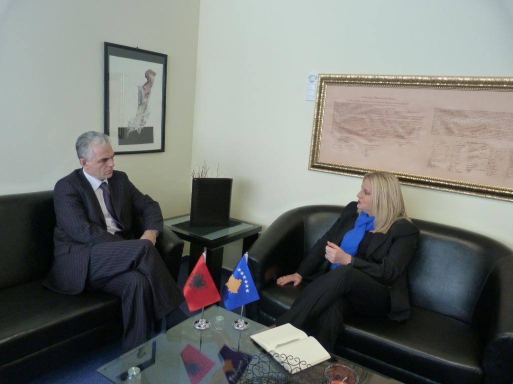 Zëvendëskryeministrja Edita Tahiri, ka pritur  sot ambasadorin e Shqipërisë në Kosovë, Islam Lauka