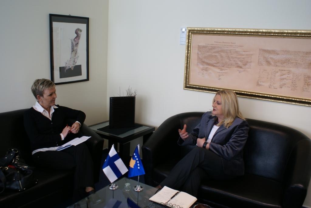 Zëvendëskryeministrja Edita Tahiri ka pritur znj. Anne Mesakenen, e ngarkuar me punë në Ambasadën e Finlandës në Prishtinë