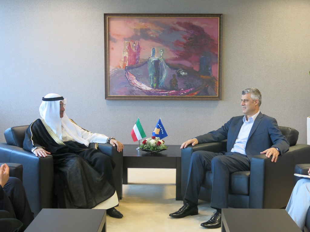 Kryeministri i Republikës së Kosovës, Hashim Thaçi ka pritur sot në takim ambasadorin e Kuvajtit në Tiranë, ambasador jorezident në Republikën e Kosovës , Najeeb Al Bader