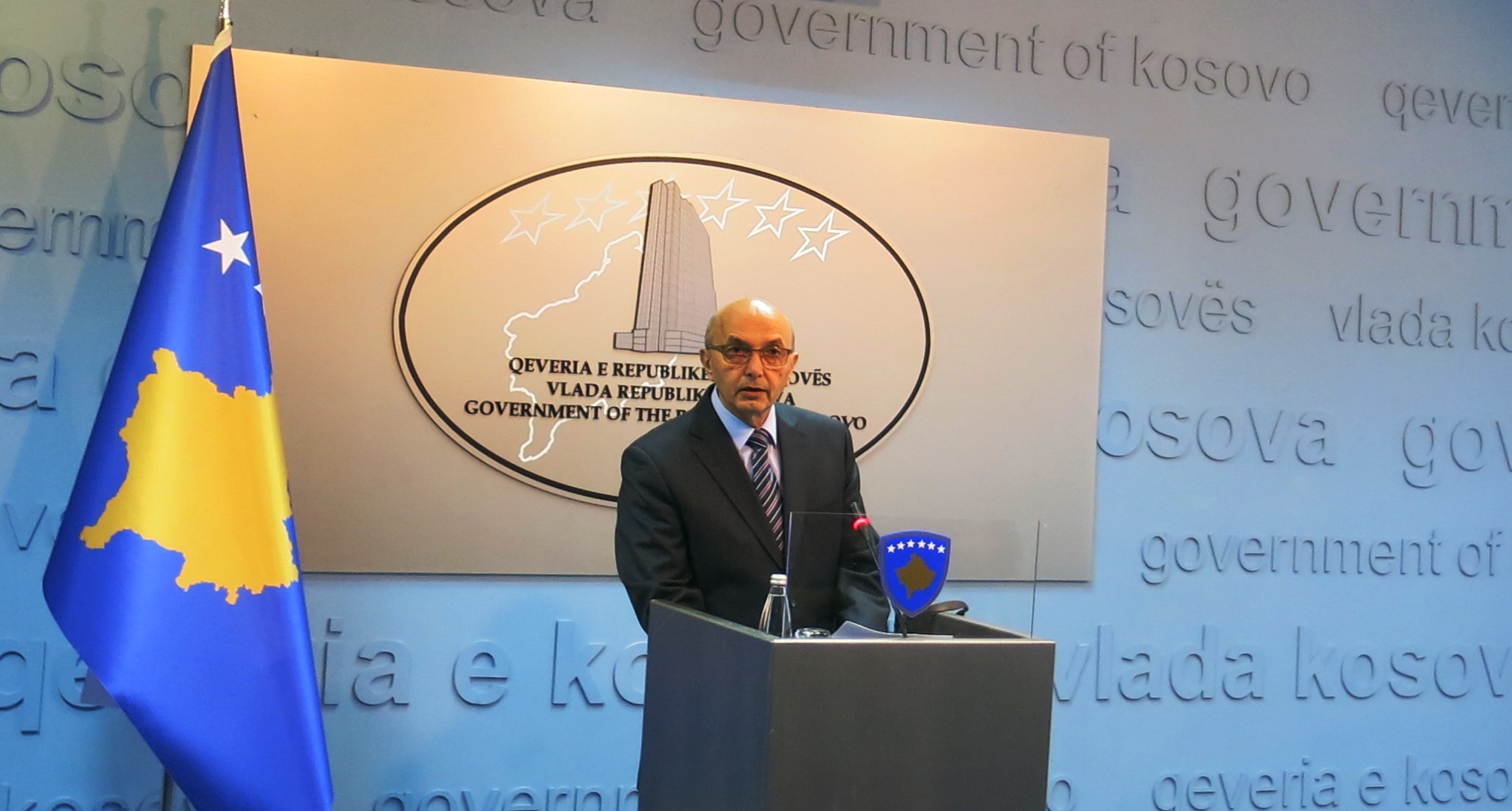 Kryeministri Mustafa ftoi zyrtarisht për dialog liderët e tri partive opozitare