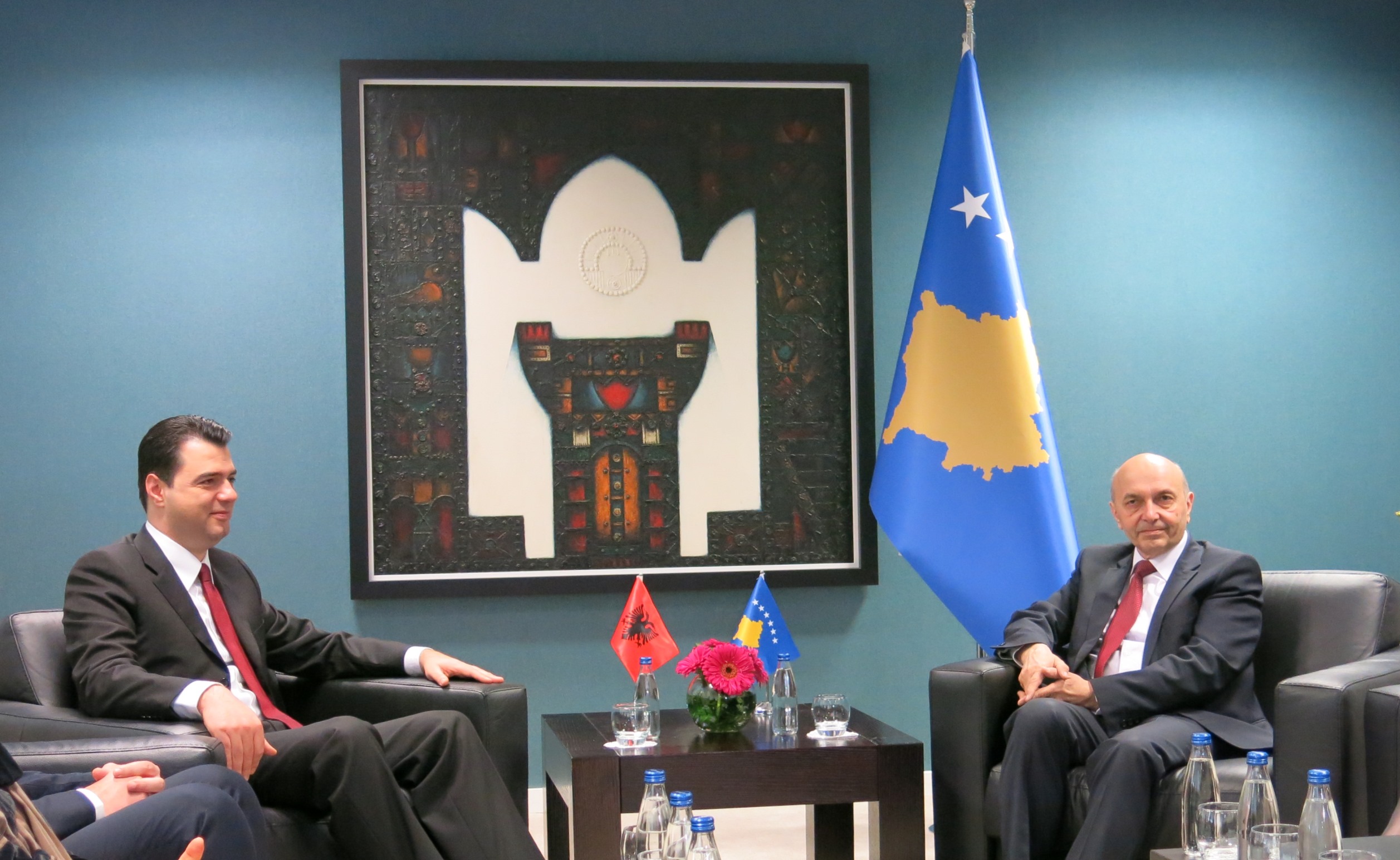 Kryeministri Mustafa: Kosova e përkushtuar për bashkëpunim dhe partneritet me Shqipërinë