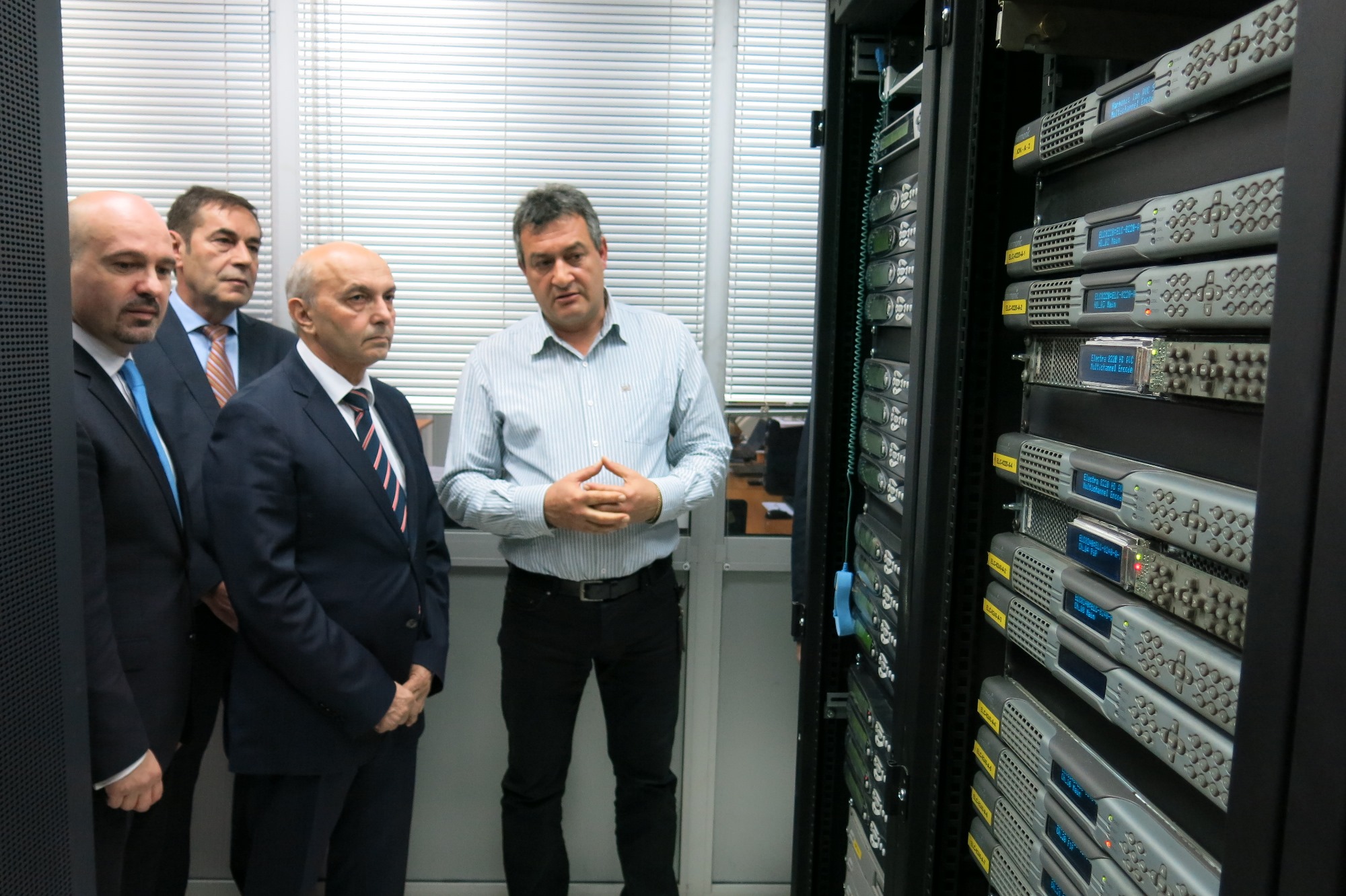 Kryeministri Mustafa: Qeveria e përkushtuar për të ndihmuar në shtimin e vlerës së telekomit në treg