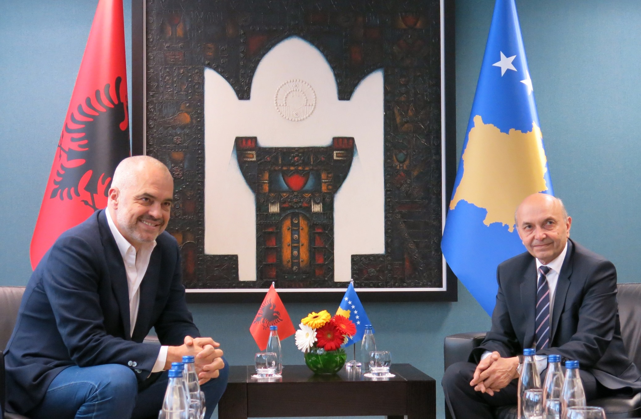 Kryeministri Mustafa: Bashkëpunimi me Shqipërinë i interesit të veçantë për Kosovën
