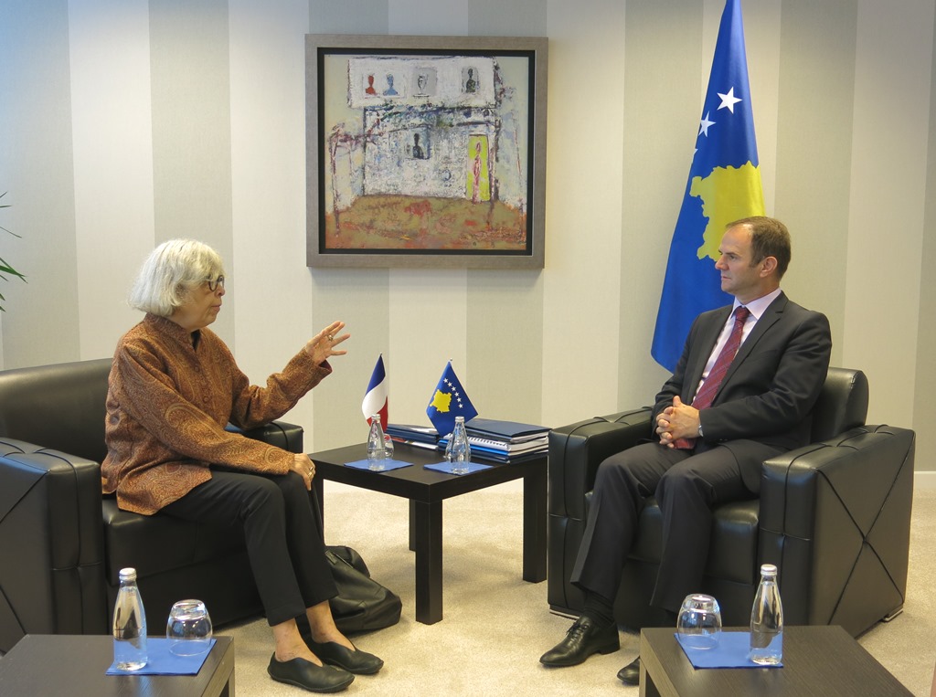 Zëvendëskryeministri Kuçi prit në takim lamtumirës ambasadoren franceze, Maryse Daviet