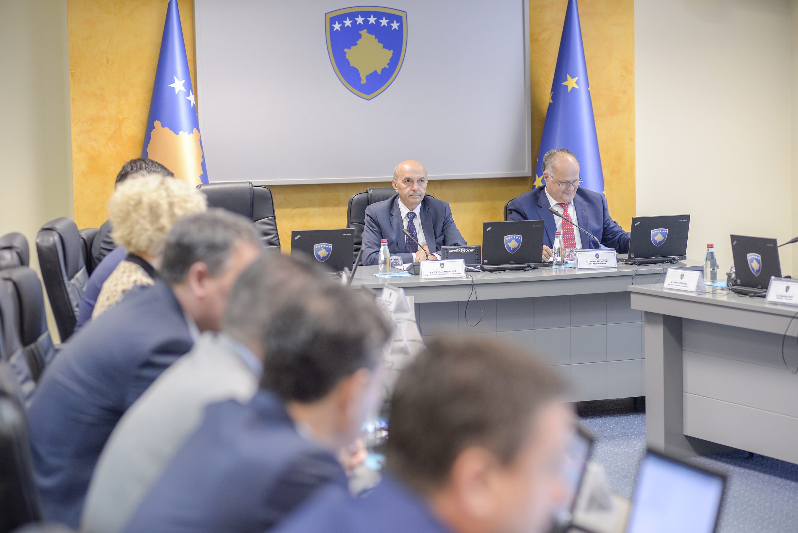 Kryeministri Mustafa: Rritja ekonomike mundëson rritjen e pagave për shërbyesit civilë, punonjësit e arsimit dhe të shëndetësisë