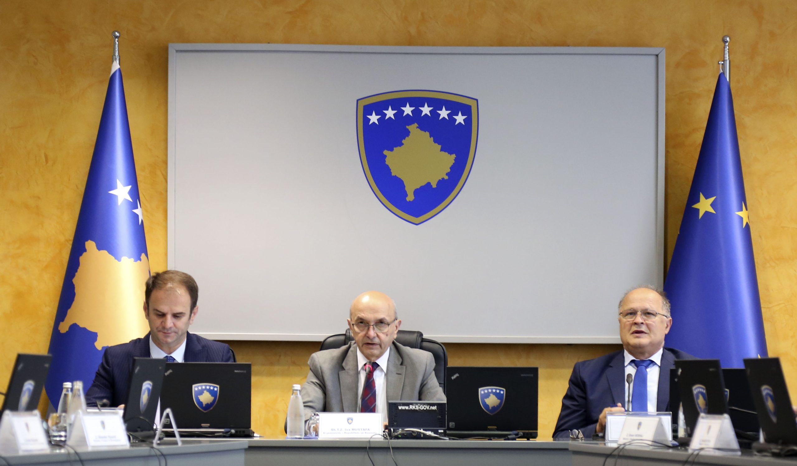 Qeveria e Kosovës ndan 200 mijë euro për Aeroportin e Gjakovës