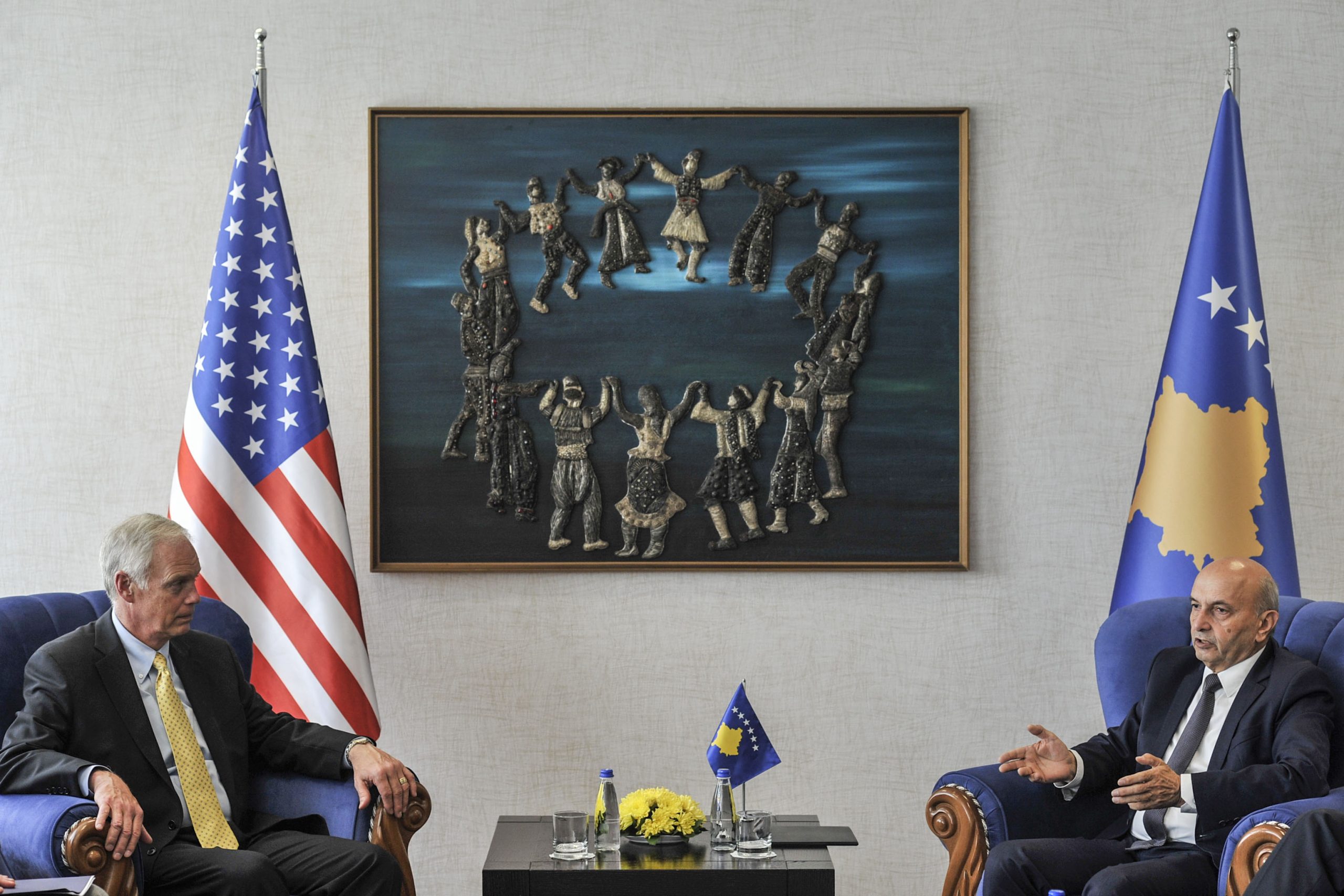 Kryeministri Mustafa priti senatorin amerikan, Ronald Johnson