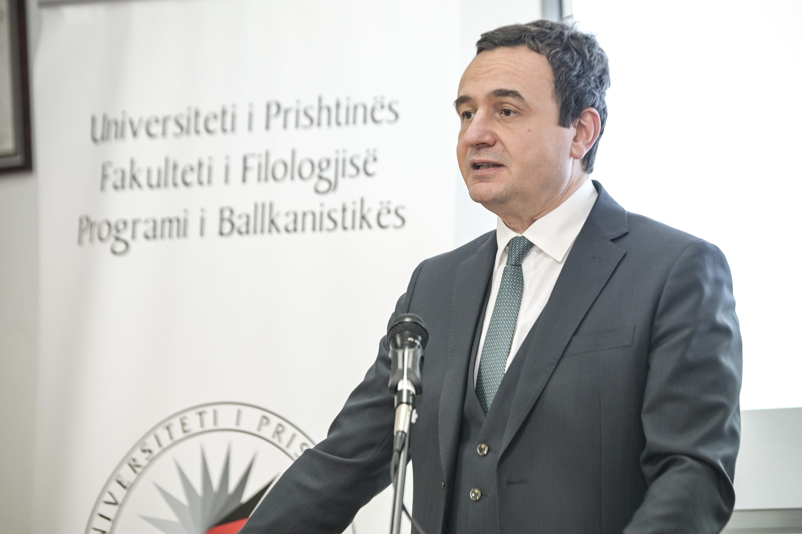 Kryeministri Kurti mori pjesë në eventin e organizuar në kuadër të Programit të Ballkanistikës