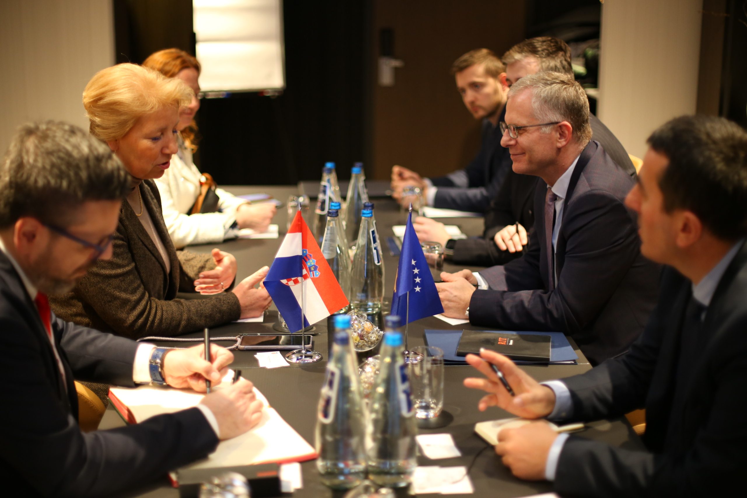 Zamenik premijera Bislimi sastao se sa državnom sekretarkom za Evropska pitanja Hrvatske, Andrejom Metelko-Zgombić