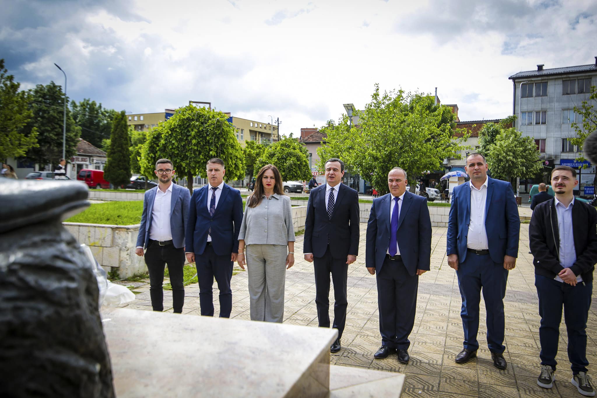 Kryeministri Kurti bëri homazhe në 36-vjetorin e rënies së heroit Ali Ajeti