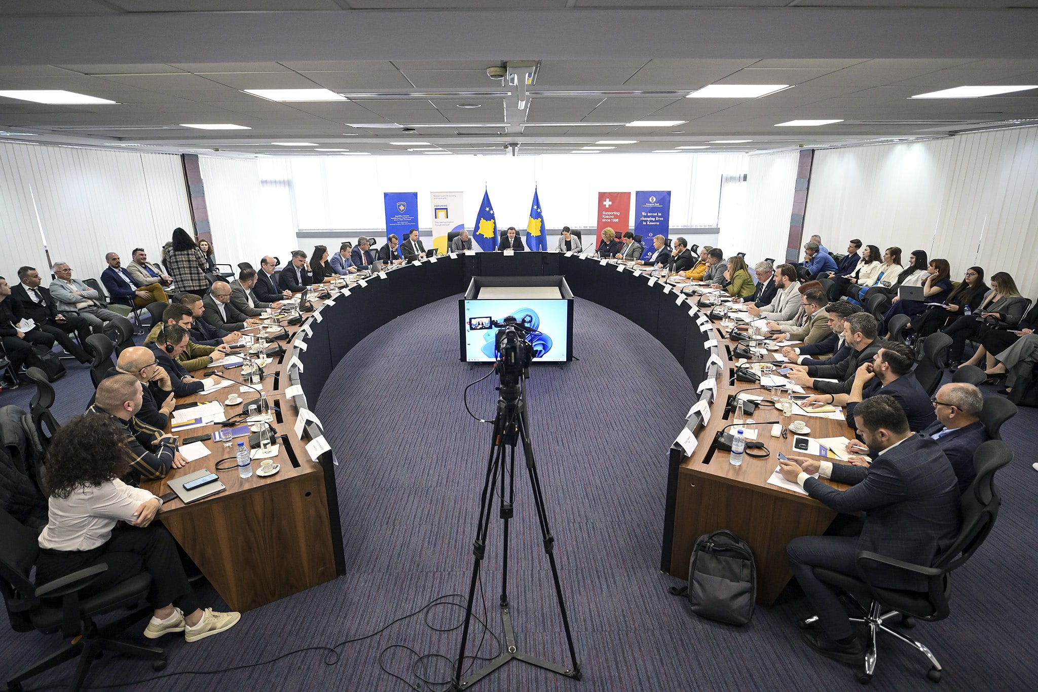 Këshilli Kombëtar për Ekonomi dhe Investime organizoi forum të diskutimit me temë “Liberalizimi i tregut të energjisë elektrike: efektet dhe masat lehtësuese”
