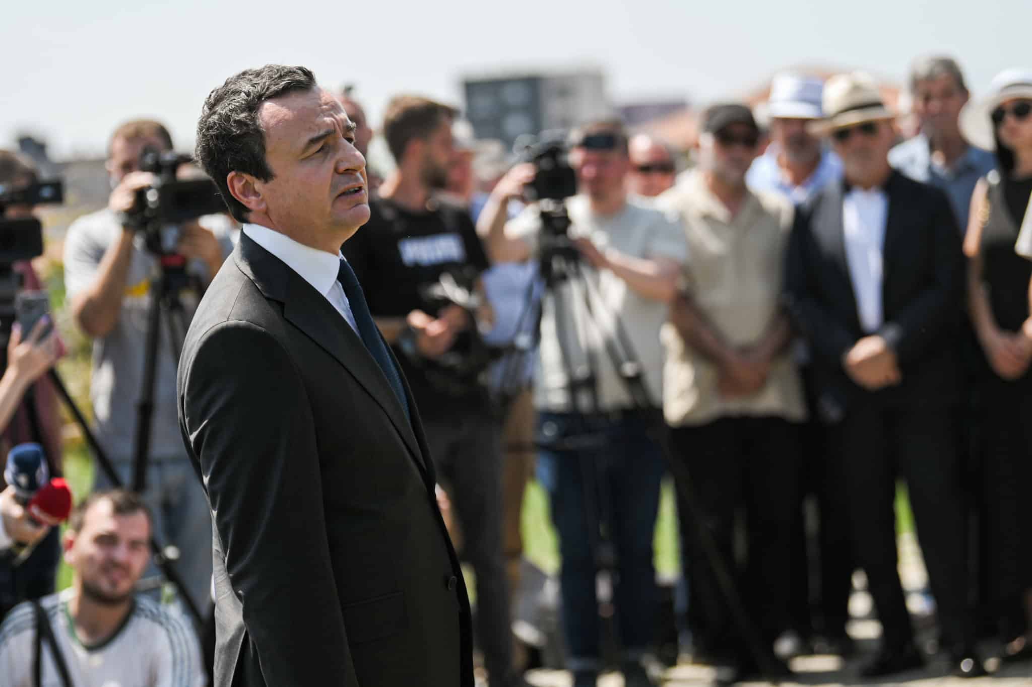 Fjala e Kryeministrit Kurti ceremoninë e varrimit të ish-kryeministrit të Kosovës, Dr. Bujar Bukoshi