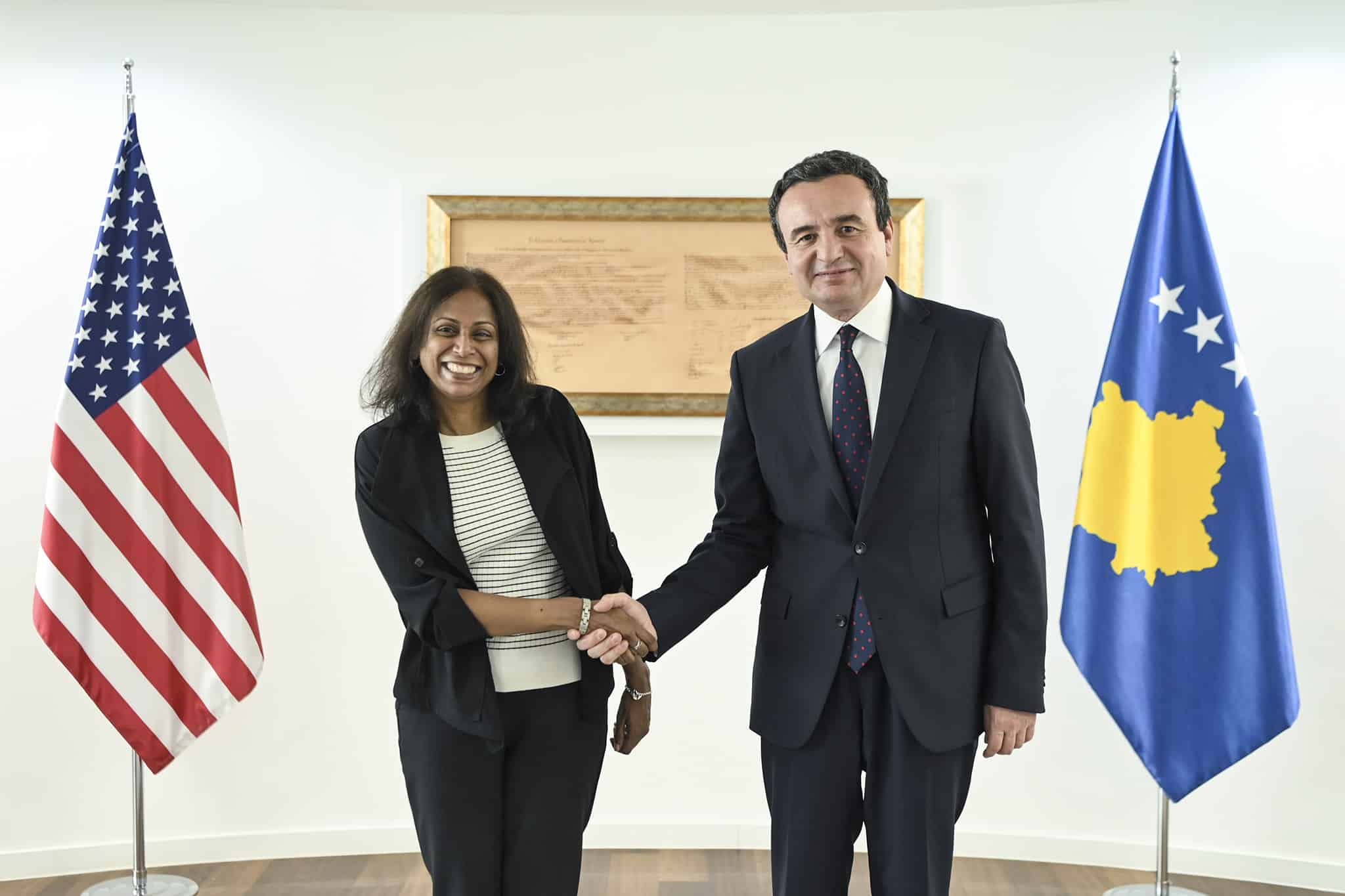 Kryeministri Kurti takoi të ngarkuarën me punë në Ambasadën e Shteteve të Bashkuara të Amerikës, Anu Prattipati