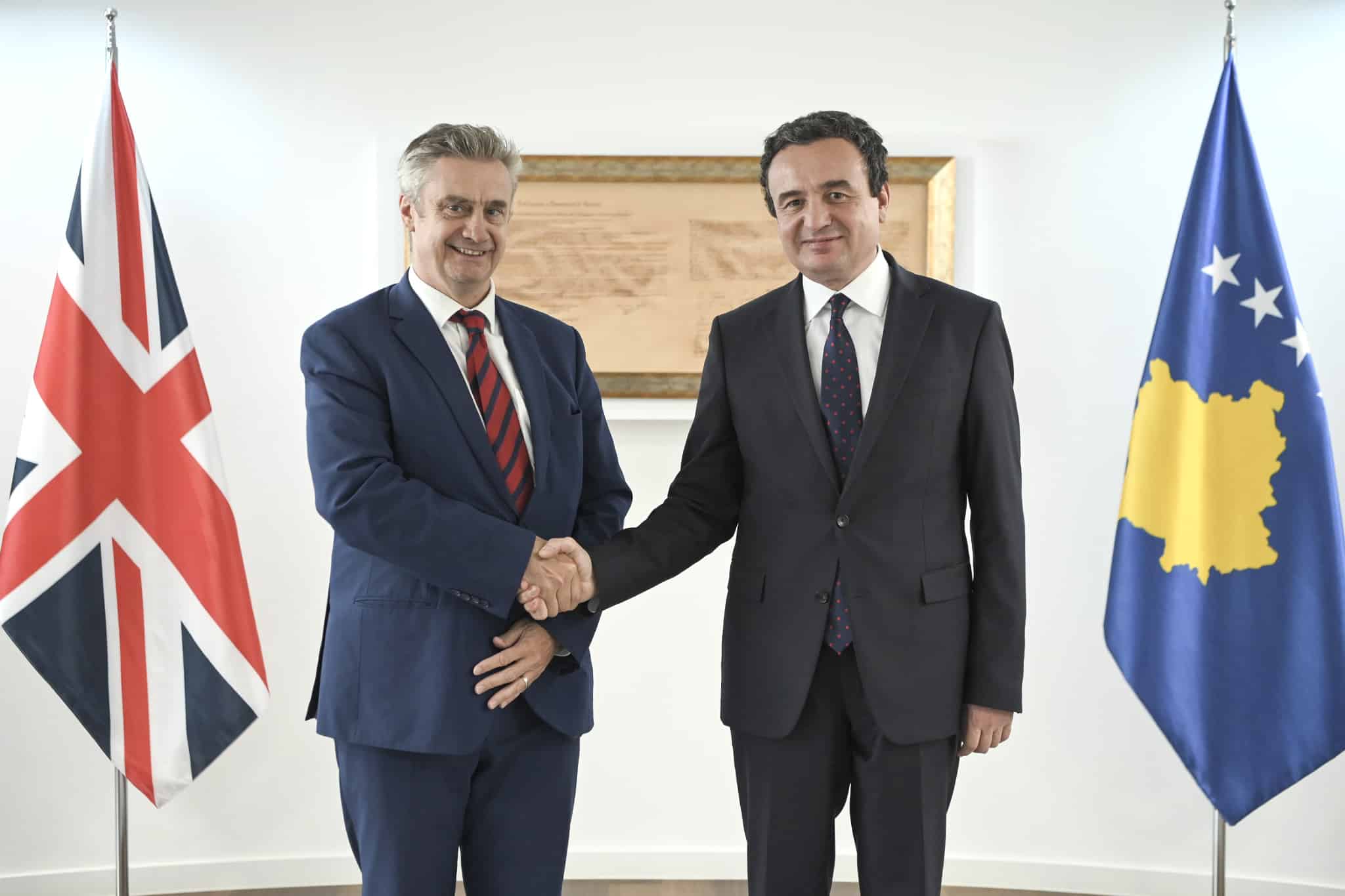 Kryeministri Kurti mirëpriti Ambasadorin e Mbretërisë së Bashkuar, Hargreaves