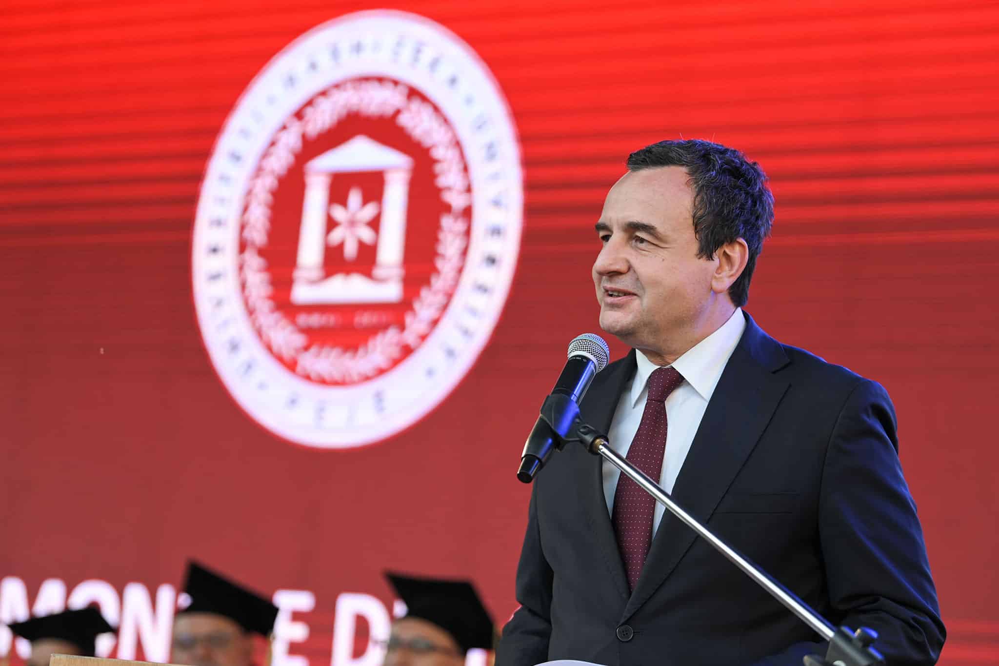 Fjala e Kryeministrit Kurti në ceremoninë e diplomimit të studentëve të Universitetit ‘’Haxhi Zeka’’ në Pejë
