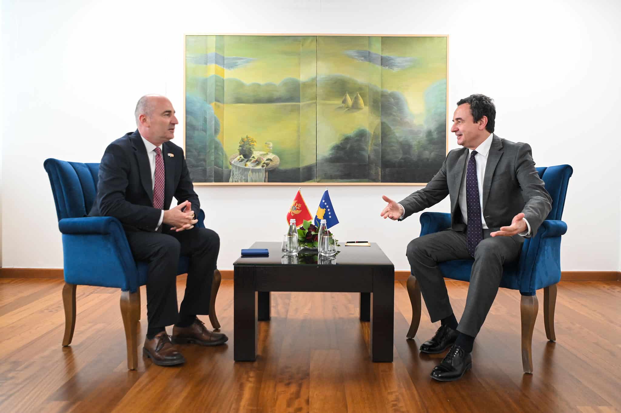 Kryeministri Kuri takoi Ambasadorin e Malit të zi në Kosovë, Bernard Çobaj 
