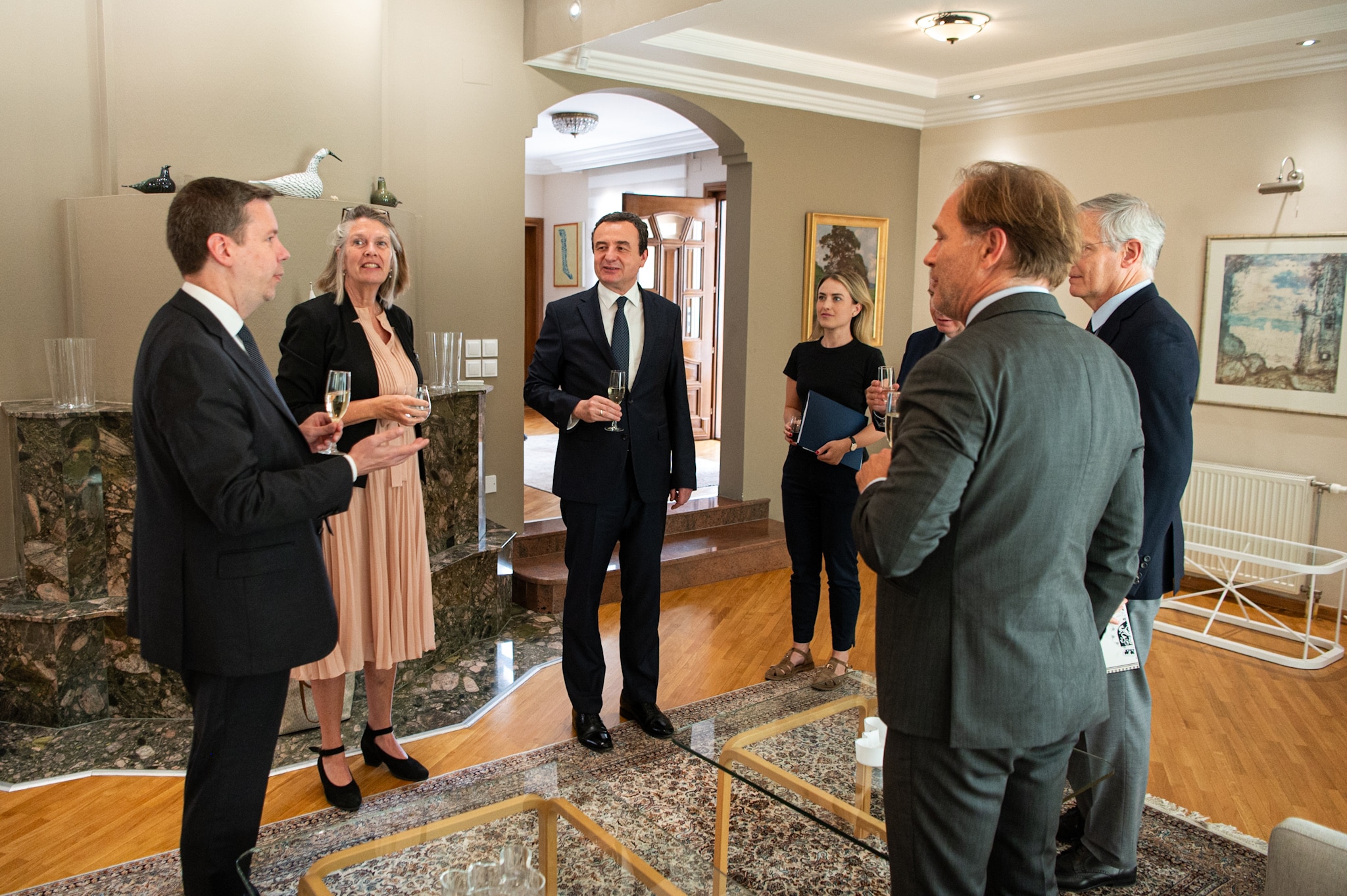 Kryeministri Kurti takoi ambasadorët e Finlandës, Suedisë, Holandës, Belgjikës dhe Luksemburgut