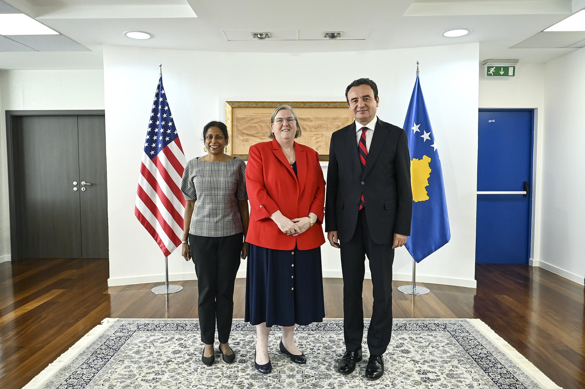 Premijer Kurti sastao se sa otpravnicom poslova u Ambasadi Sjedinjenih Američkih Država na Kosovu, Anu Pratipati