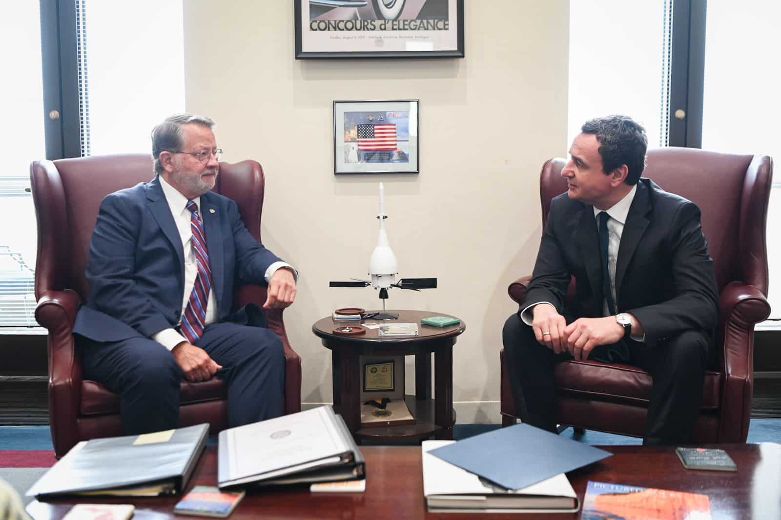 Kryeministri Kurti takoi senatorin Gary Peters
