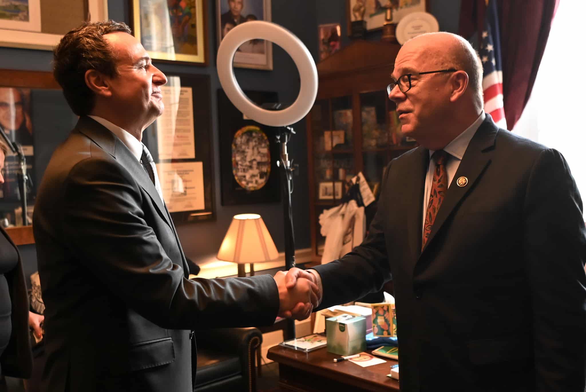 Kryeministri Kurti takoi kongresistin amerikan James McGovern