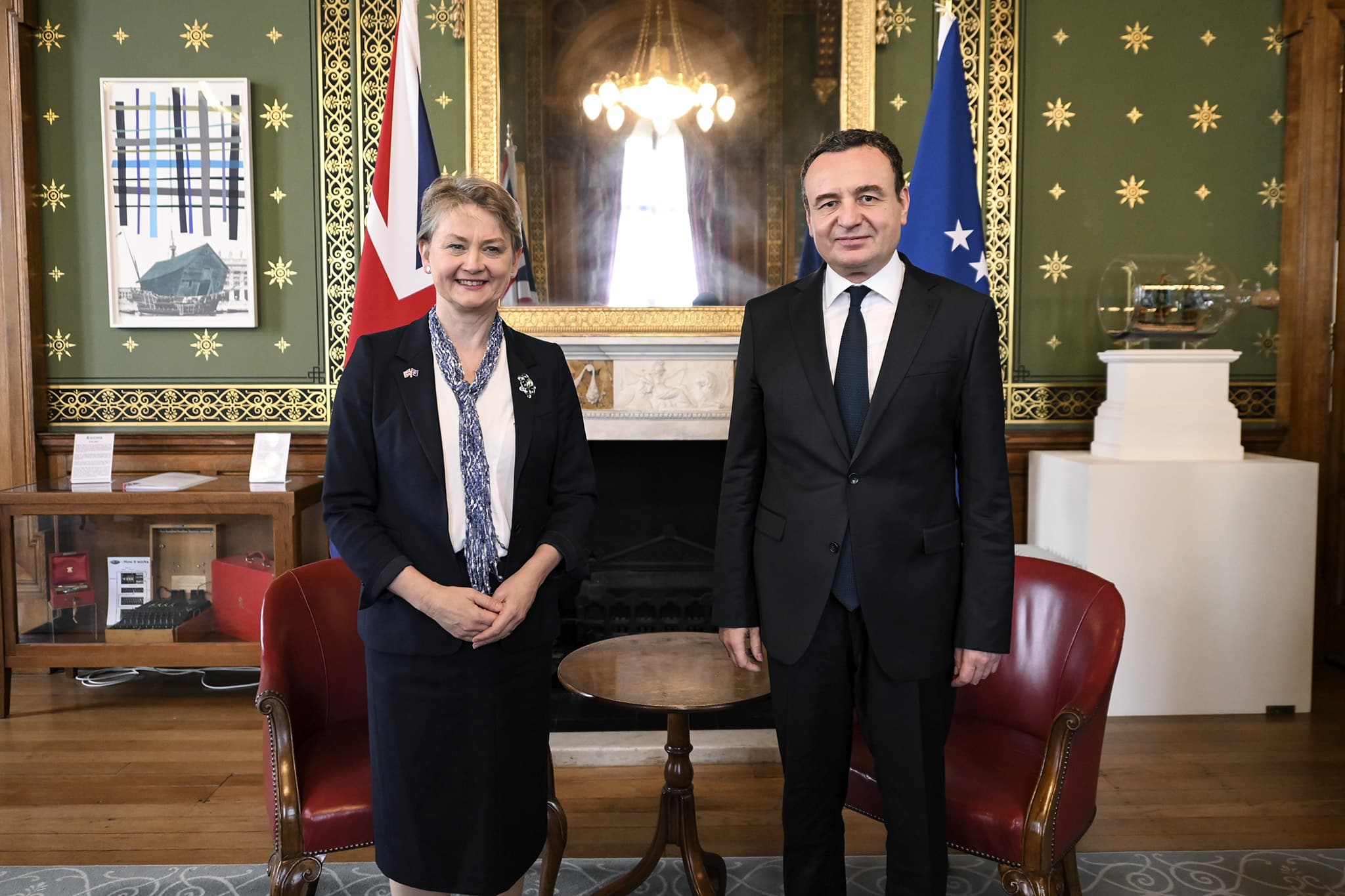 Kryeministri Kurti u mirëprit nga Sekretarja e Shtetit për Punë të Jashtme të Mbretërisë së Bashkuar, Yvette Cooper