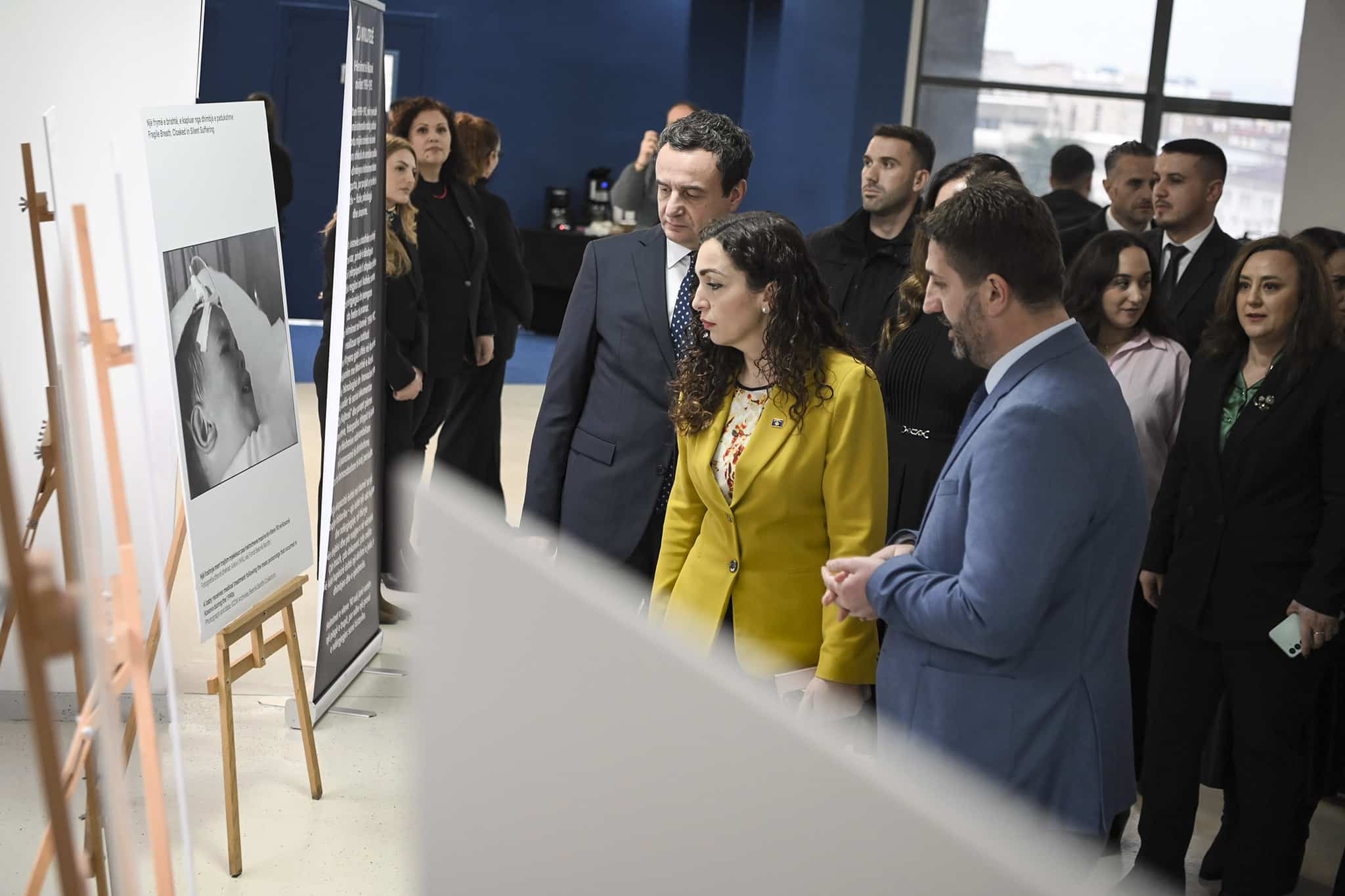 Kryeministri Kurti mori pjesë në edicionin e dytë të Forumit “Zá n’Kujtesë” kushtuar helmimeve të nxënësve në Kosovë gjatë viteve 1990–1992