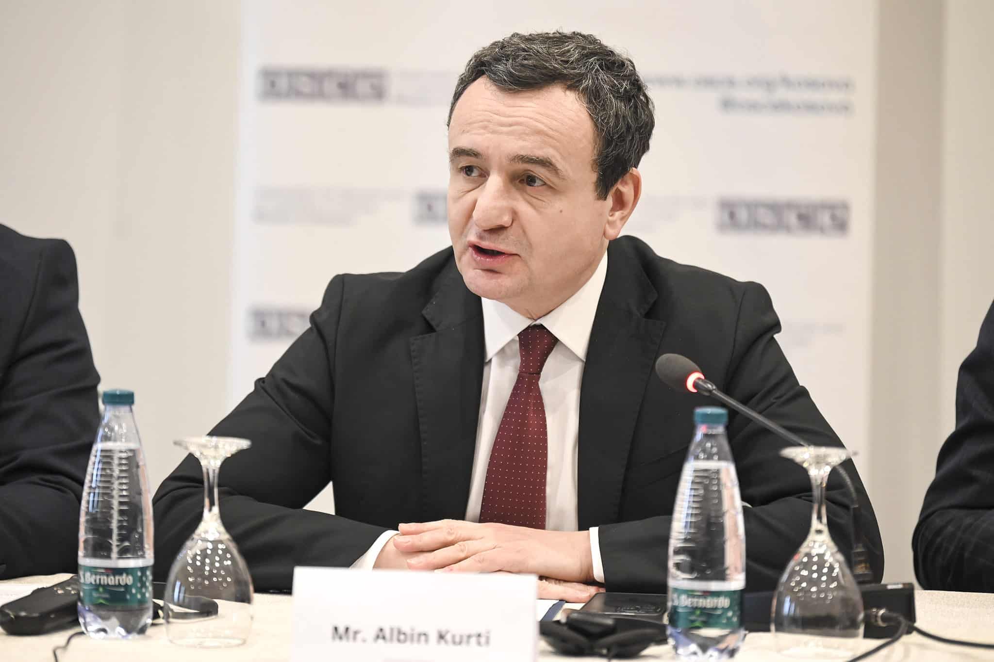 Fjala e Kryeministrit Kurti në tryezën me temë “Sfidat dhe përmirësimi i funksionimit të zyrave komunale për komunitete dhe kthim”