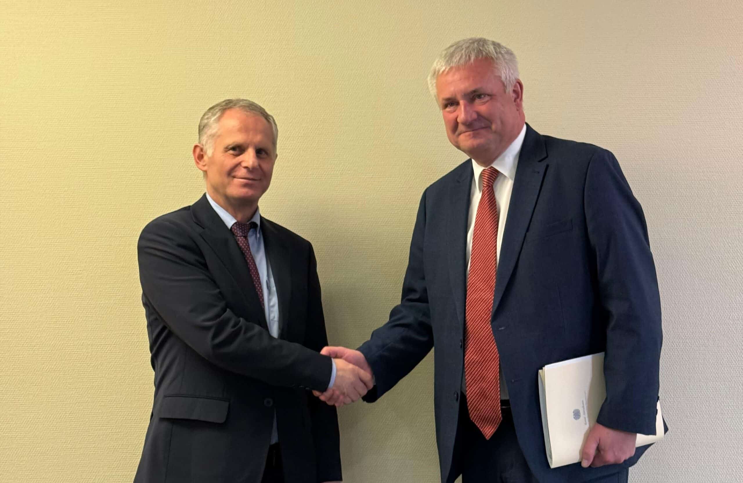 Zëvendëskryeministri Bislimi u takua me deputetin e Bundestagut, Knut Abraham